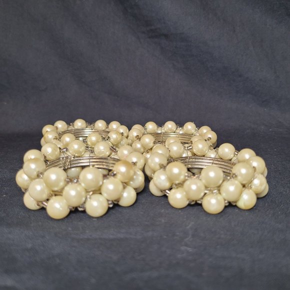 Pearl and Metal Napkin Rings Holders - Set of 4 - Picture 3 of 4